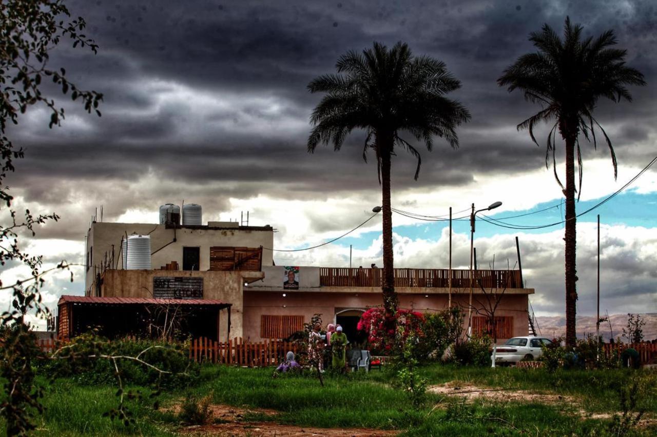 Safi Kitchen Hostel Gawr as-Safi エクステリア 写真